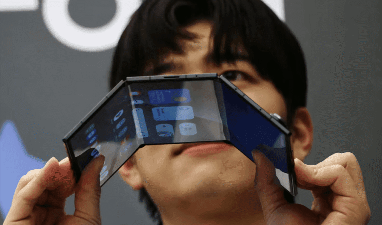 Samsung's TriFold Exceeds Industry Expectations In Sellouts