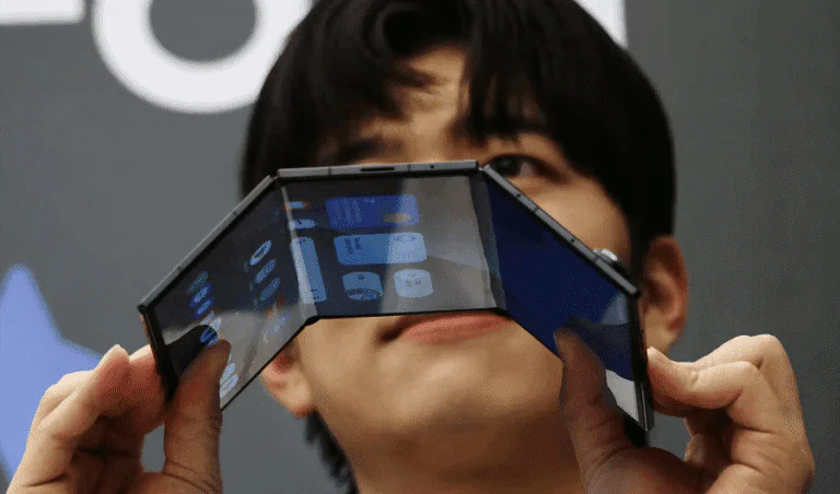 Samsung's TriFold Exceeds Industry Expectations In Sellouts