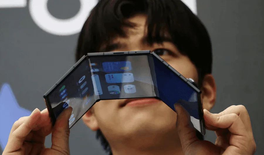 Samsung's TriFold Exceeds Industry Expectations In Sellouts
